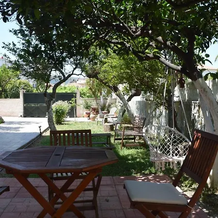 Modern Apartment With Garden Kissamos Exterior photo